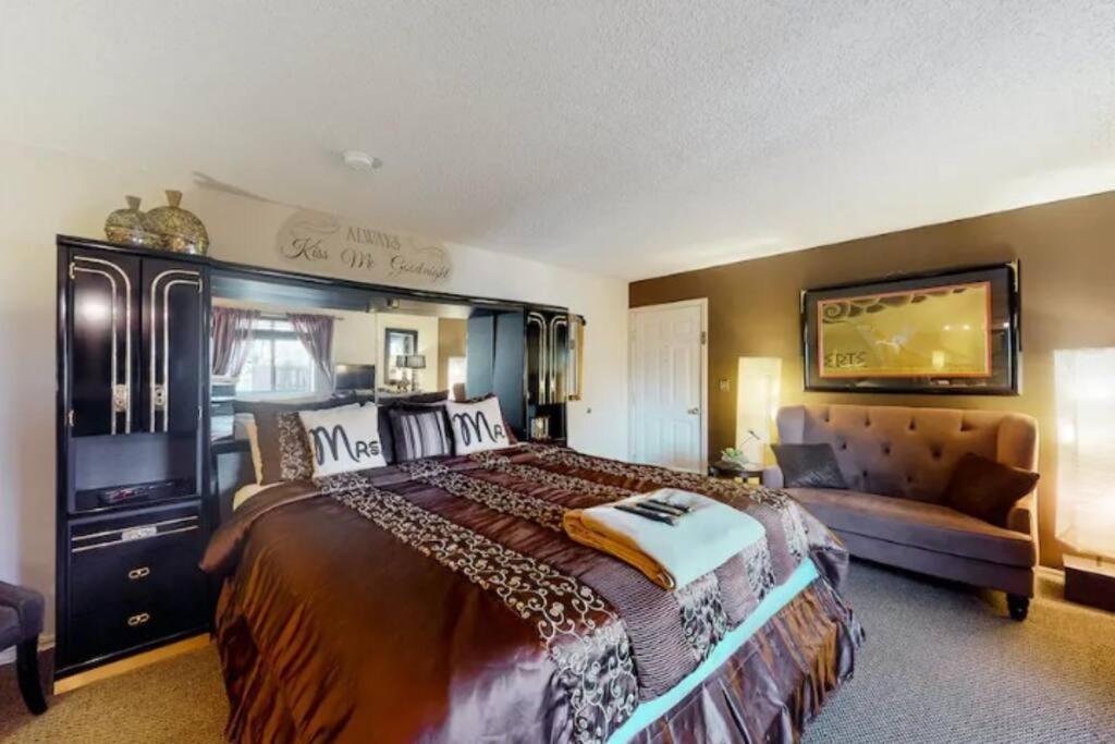 Suite Dreams 101 - Tradewinds يوريكا سبرينغز المظهر الخارجي الصورة